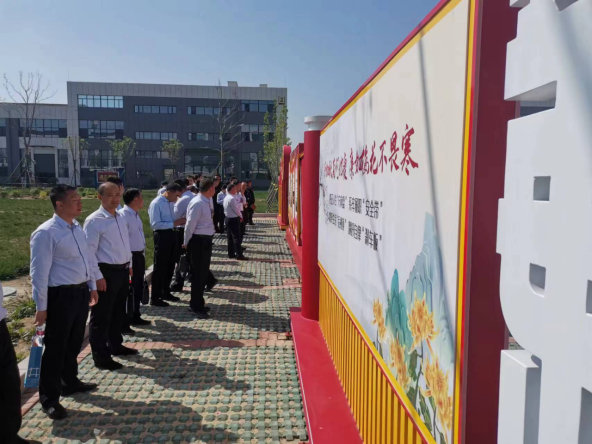 1720594589226605.png 交通工程公司黨建品牌創(chuàng)建工作經(jīng)驗(yàn)做法被國家重點(diǎn)新聞網(wǎng)站宣傳報(bào)道650.png